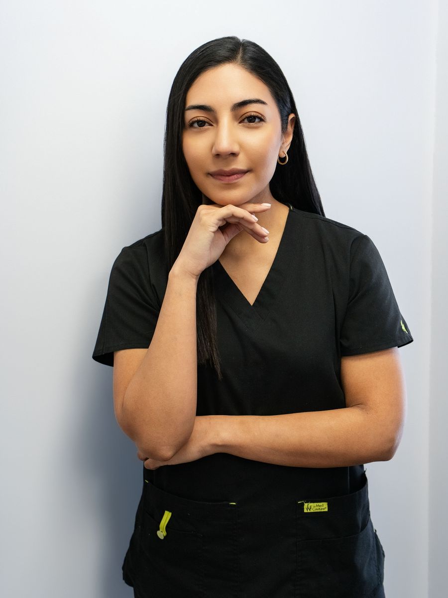 Dr. Örnek İsim – DentaNoya Ağız ve Diş Sağlığı Polikliniği, Bornova İzmir diş hekimi
